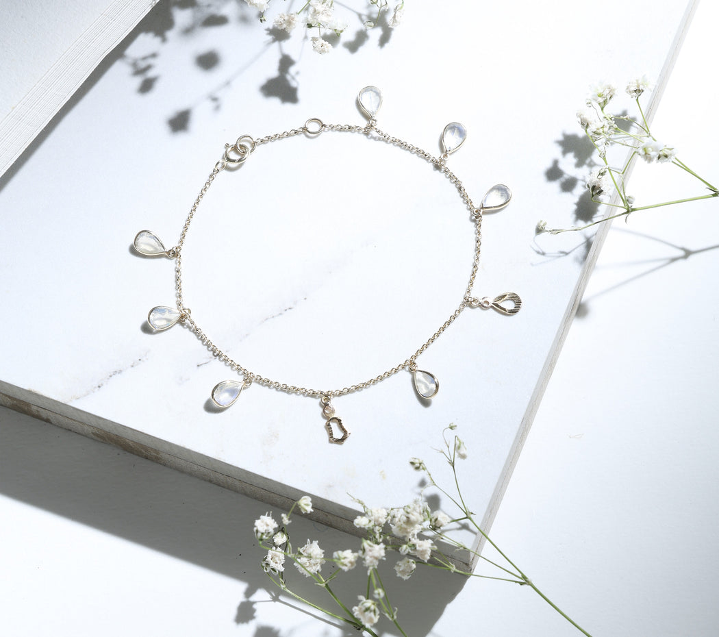 Moonstone 14k gold bracelet