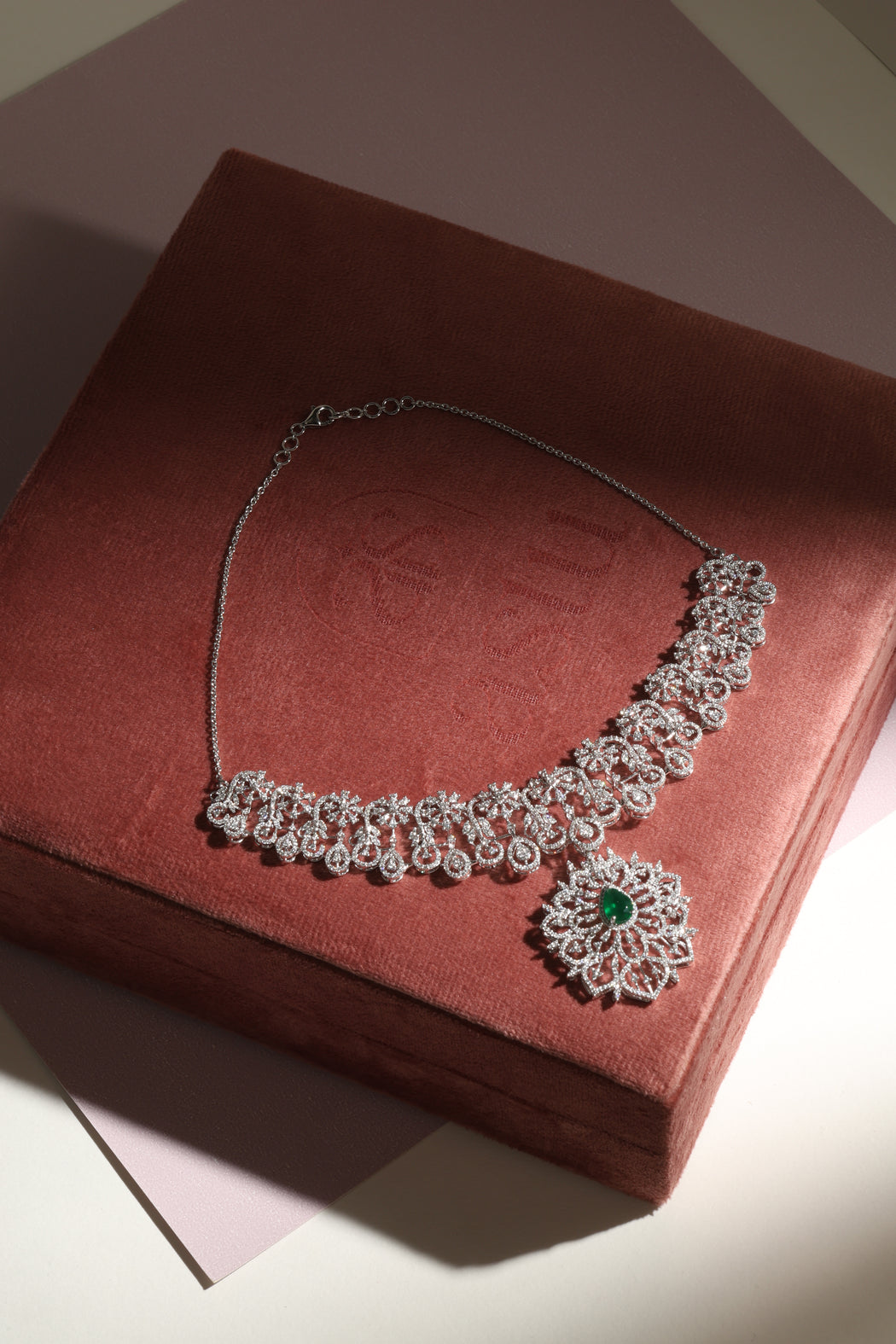 Diamond necklace with detachable pendant