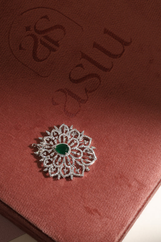 Diamond necklace with detachable pendant