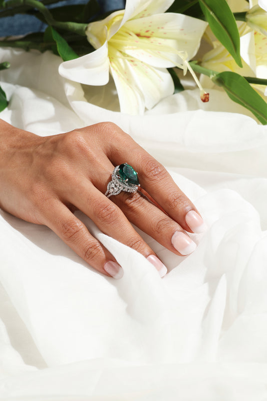 Emeral and diamond cocktail ring